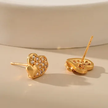 Дизайн в форме сердца внахлест, инкрустированный белым кубическим цирконием, Маленькие серьги из 18-каратного золота с противоаллергическими заклепками для ушей для женщин